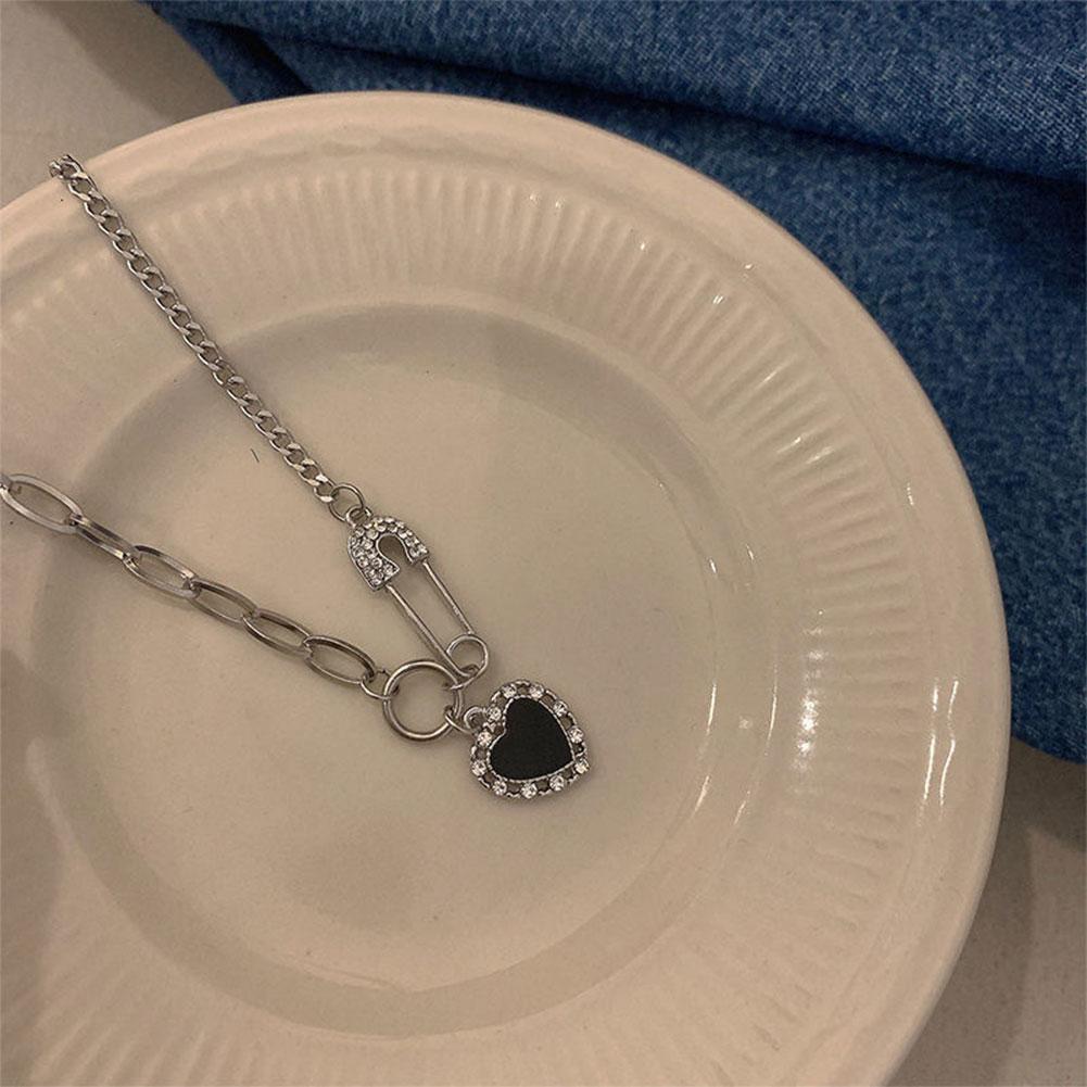 Black Heart Pendant Necklace Personalized Versatile Alloy Pin Splicing Chain Necklace Clavicle Chain Jewelry
