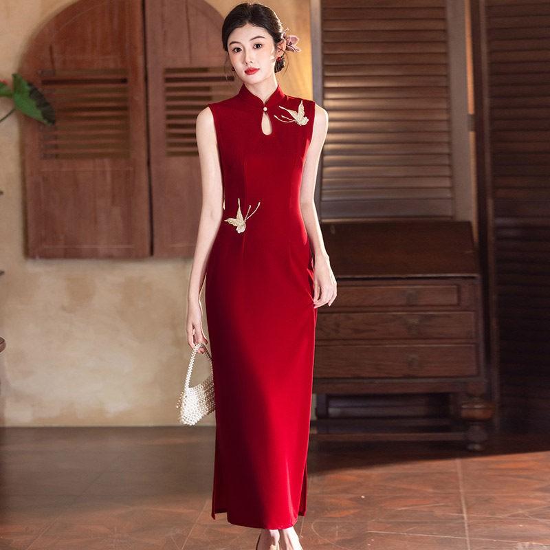 Red Embroidered Butterfly Sleeveless Long Cheongsam Dress Vintage Modern Chinese Style Women 2026 Small
