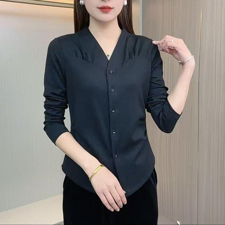 2026 Spring Women's Long Sleeve Versatile Top: Age-Reducing Design for Mothers