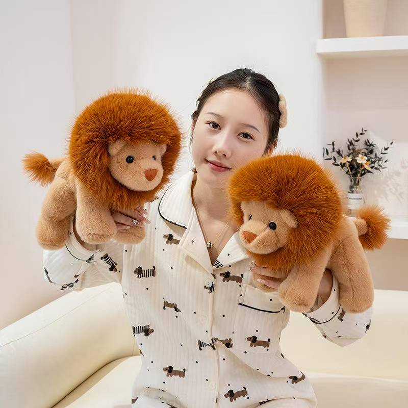 Ultima Bambola Leone Seduta e Sdraiata Kawaii Peluche Bambola Fatta a Mano Cartone Animato Anime Cuscino Carino Regalo di Compleanno per Bambini Bambola