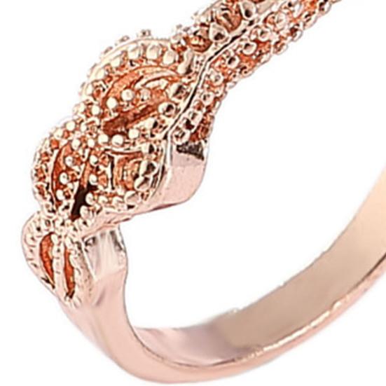 2Pcs Engagement Ring Beautiful Exquisite Elegant Rhinestone Couple Ring for Anniversary