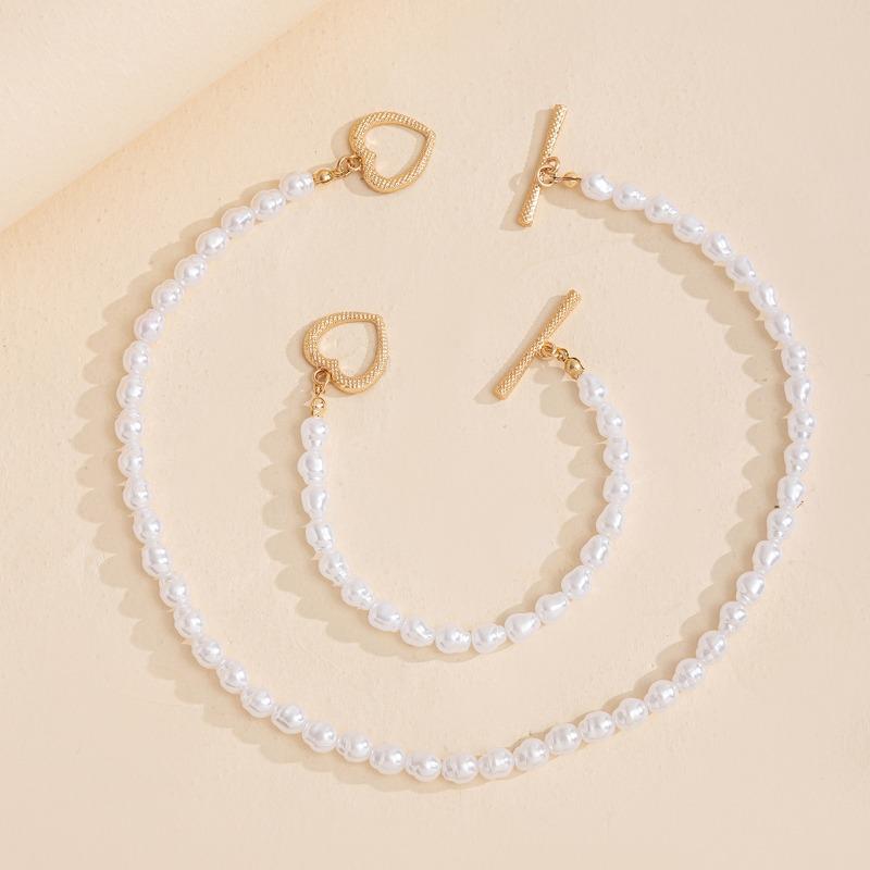Fashion Versatile Irregular Shaped Pearl Necklace Bracelet Temperament Sweet Design Sense Love Jewelry Hot Sale