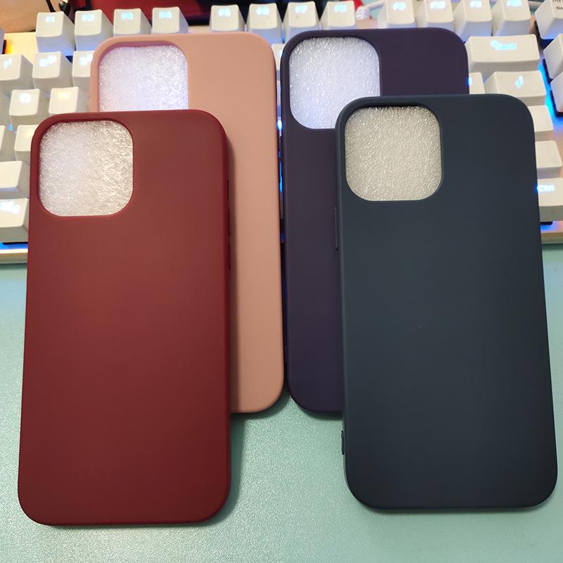 Foreign trade black TPU injection molding mobile phone case material, matte color mobile phone protective leather case printing picture processing