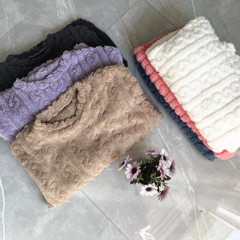 Damen Kuscheliger Korallenfleece Pyjama: Dicker warmer Samt, Unifarben, Rundhalsausschnitt, Große Größen für Herbst und Winter.