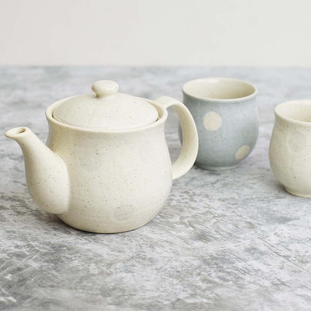 Tatara Teapot with Tea Strainer, Polka Dot Design, Mino Ware, White, Microwave and Dishwasher Safe, Made in Japan, Sabon, Product Number: 030561