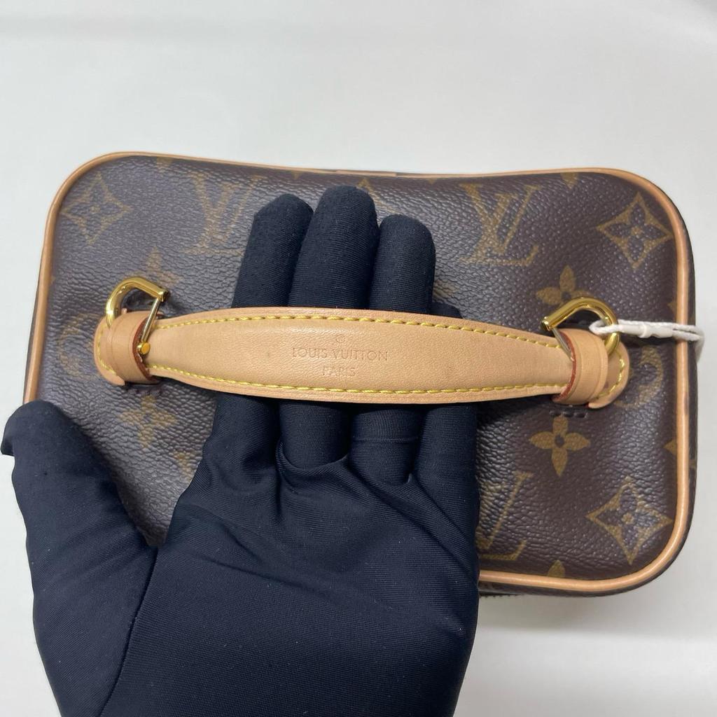 [Pre-Owned] Nice Elegant Shape Lv Monogram Metal Zipper Head Coated Canvas Makeup Bag Handbag Mini - Excellent #1RQZ39