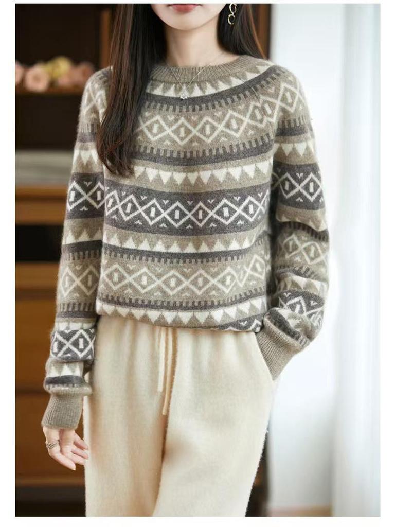 Women's Loose Fit Round Neck Wool Sweater – Lightweight, Comfy & Versatile for Spring and Autumn