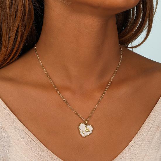 

Дизайн меньшинства, легкая роскошь, высококачественное масляное колье нестандартной формы с каплями розы Love Rose