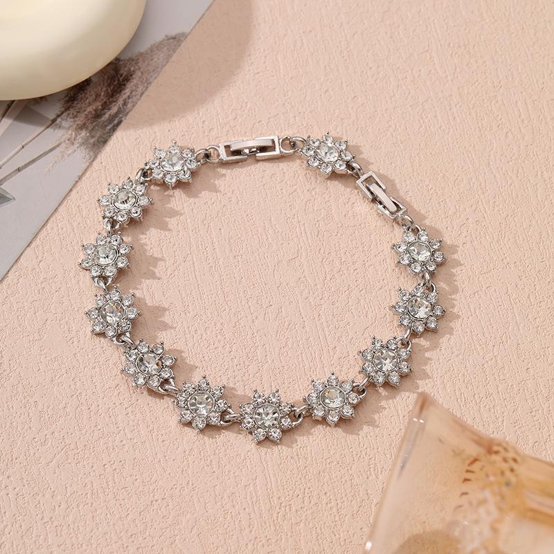 Popular Light Luxury Style Colored Diamond-encrusted Flower High-end Bracelet Adjustable Jewelry