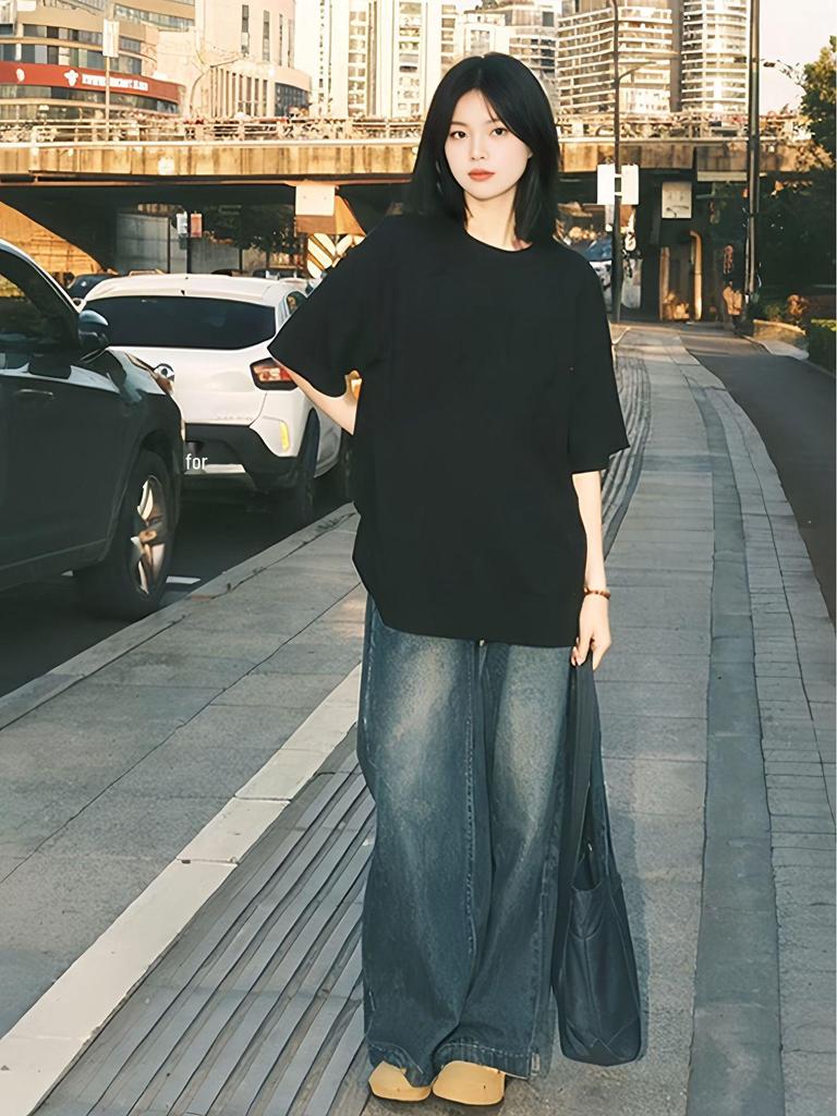 Damski casualowy biały T-shirt z krótkim rękawem - Wiosna/Lato Okrągły dekolt Luźny top