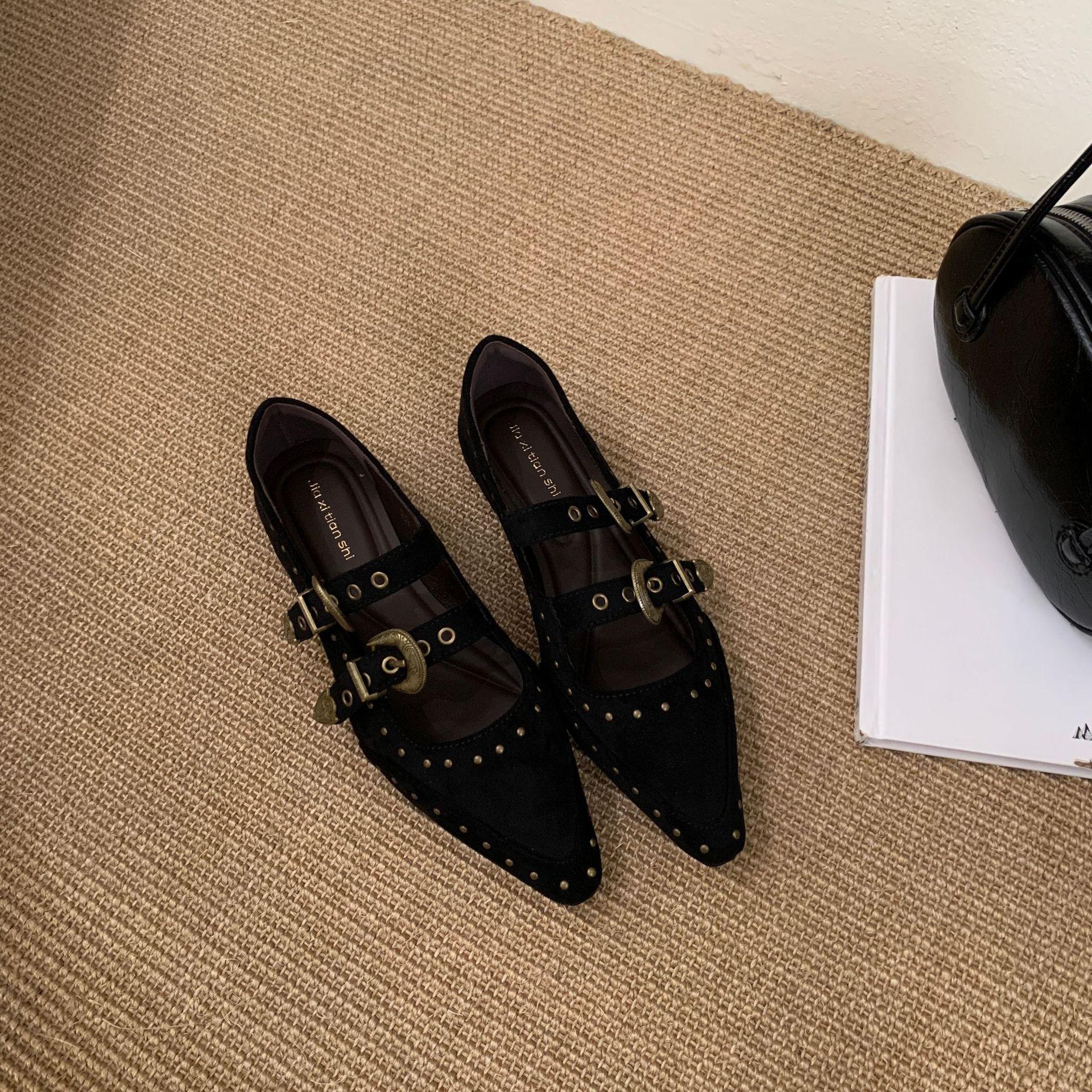 

Главный пуш корейская версия моды универсальный темперамент 2025 осень новые повседневные женские туфли ретро остроносые одинарные туфли туфли Мэри Джейн 40 чёрный