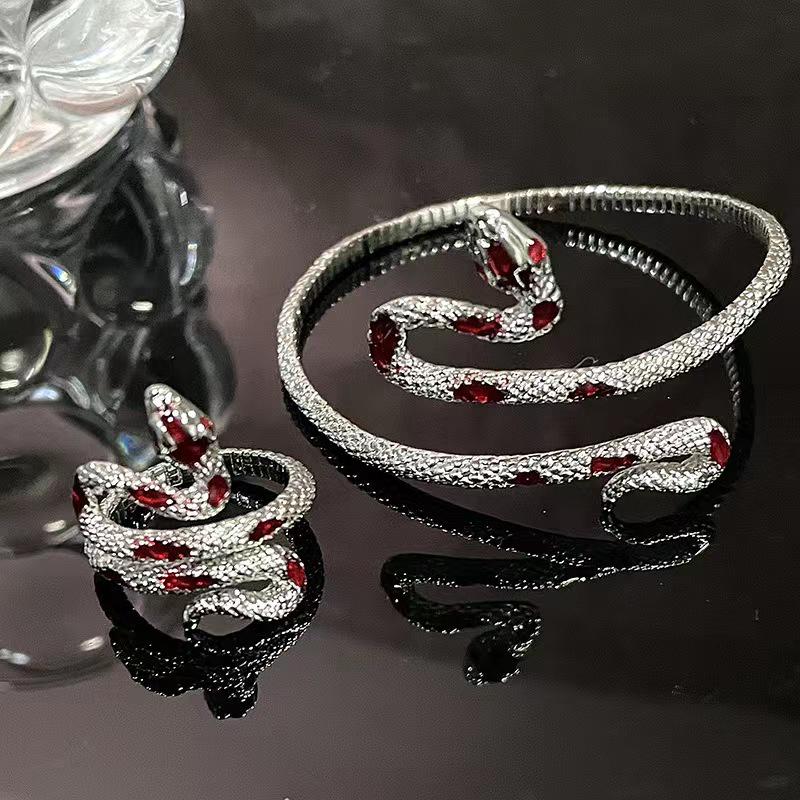 Femme Fatale Adjustable Red Snake Ring – Irregular, Snake-Shaped Design for All Genders