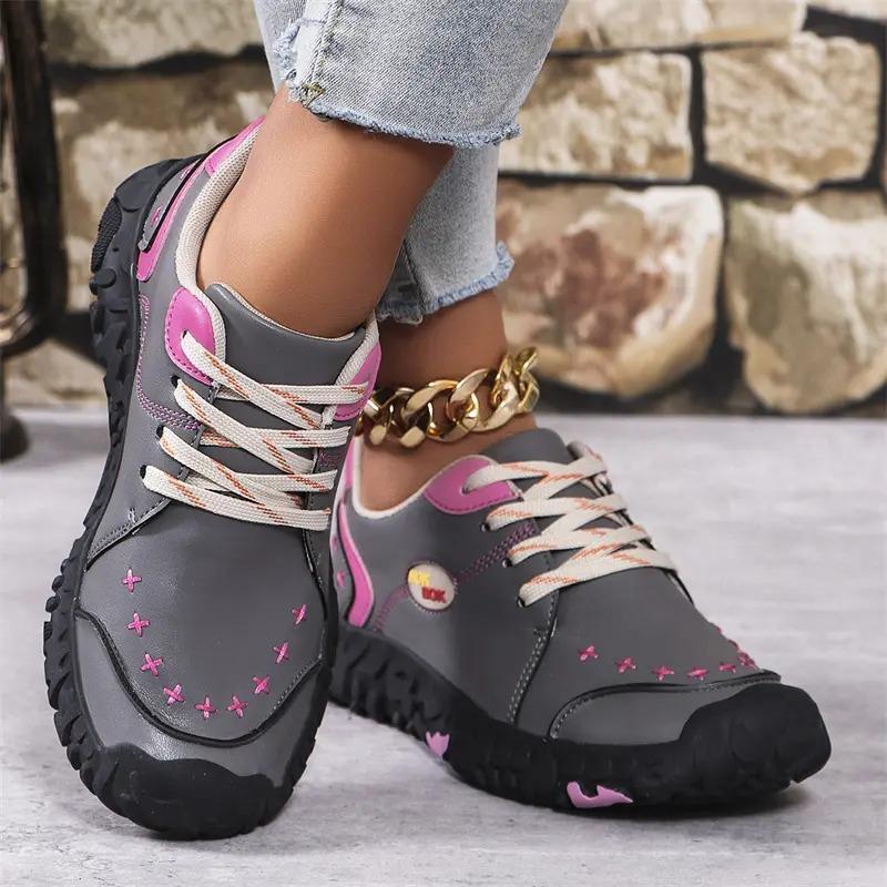 Fashion Womens Hand Stitched Leather Sneakers Lightweight Flat Design Shoes Comfortable Breathable Upper Leather Sole