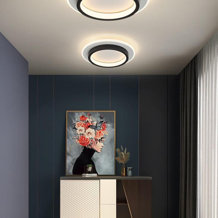 Nordische minimalistische Deckenleuchte für Flure, Eingänge, Balkone und Garderoben - Schwarz-Weiß-Design.