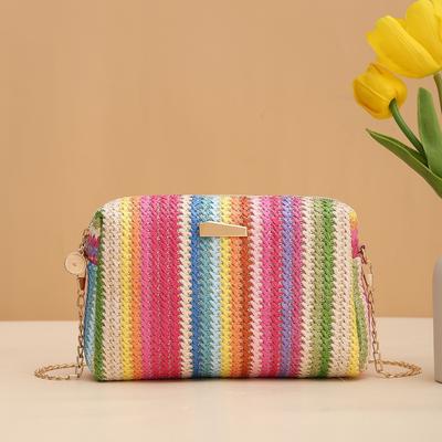 Bolso de paja de ratán tejido con arcoíris de verano, bolso bandolera, bolso pequeño con cadena para la playa, bolso de mano de viaje para mujer con solapa.
