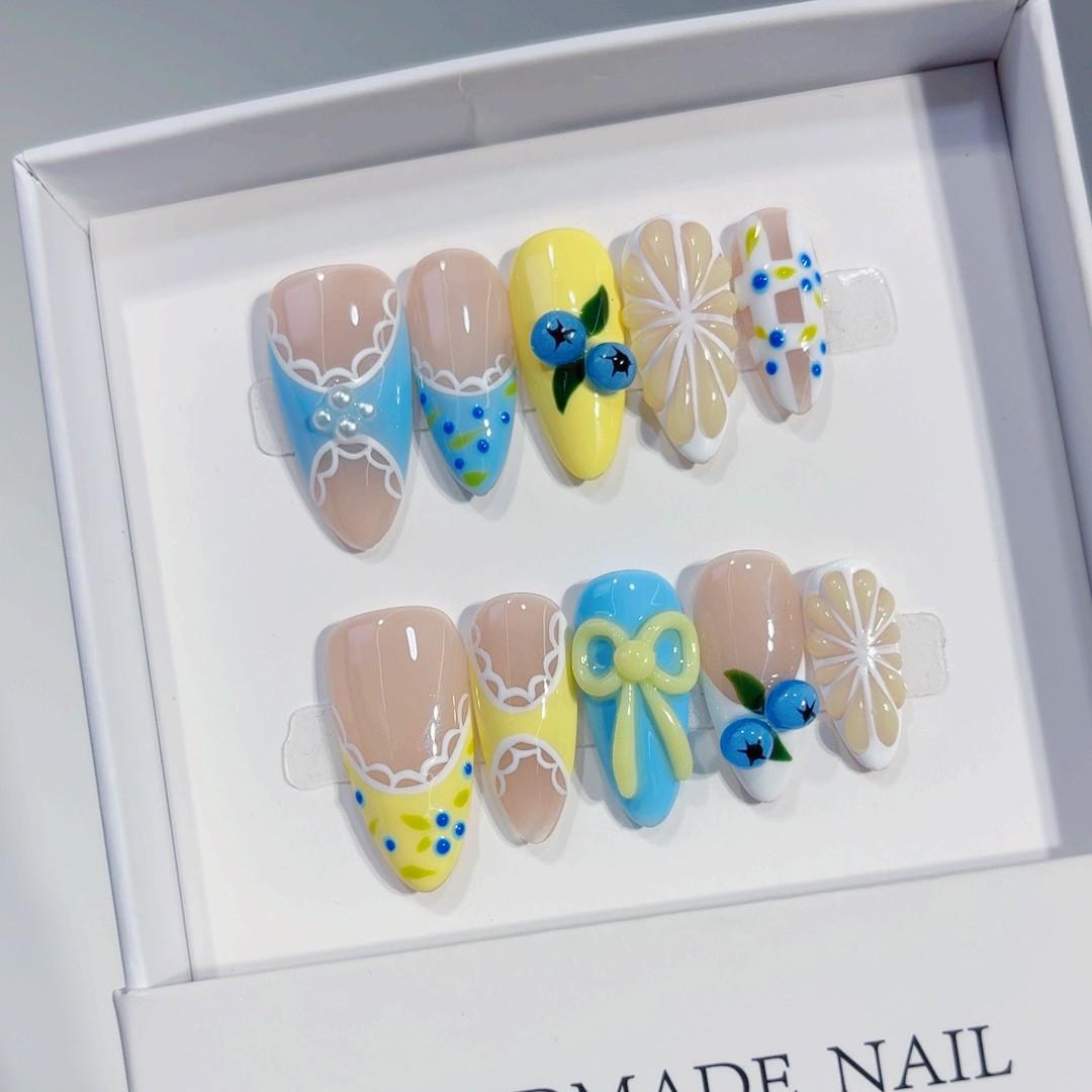 Handmade Squeeze Blueberry Bow 3D Carved Wearable Nails Short