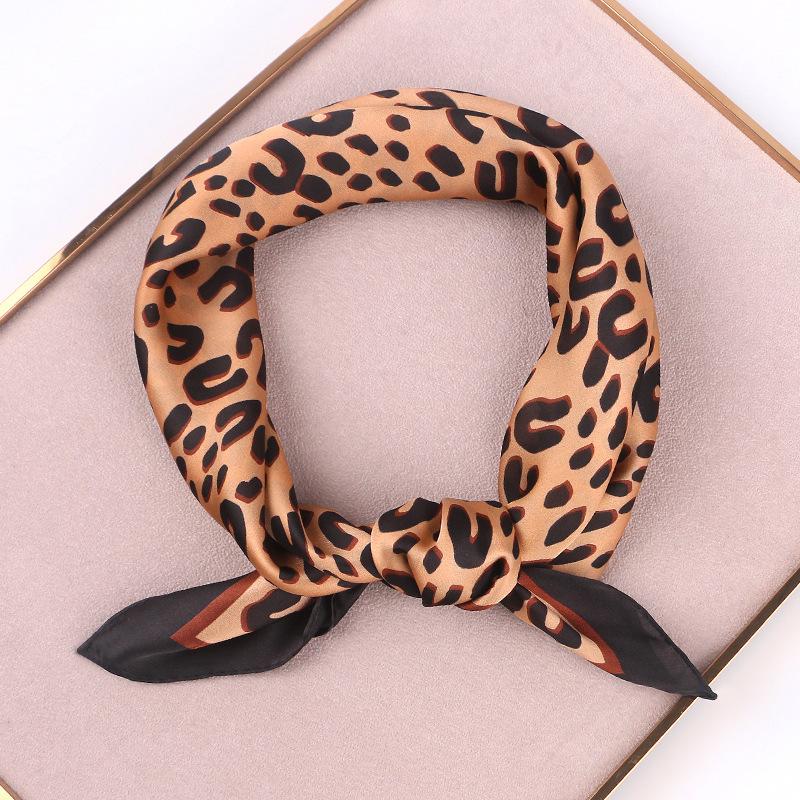 

Chic Leopard Print Silk-Style Scarf for Women - Trendy Korean Summer Fashion 70*70CM