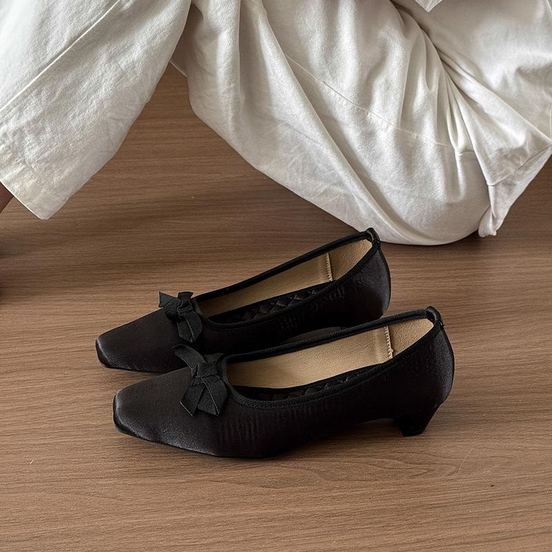 

Flat bottom gentle red single shoes evening shoes 2025 spring and summer Xiaoxiangfeng French women s shoes one pedal shallow mouth ladyshoes 40 чёрный