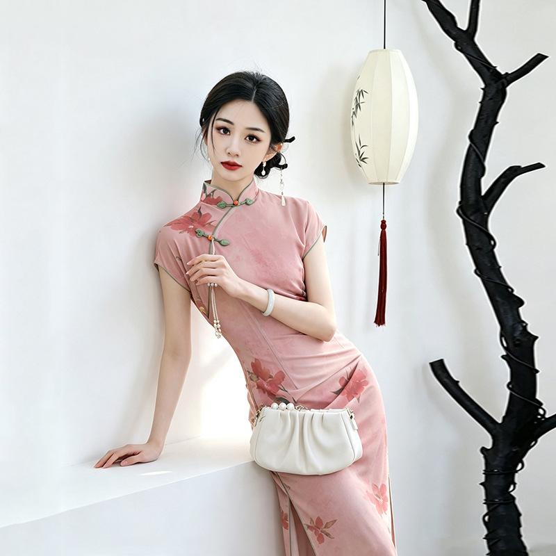 Pink with rotator sleeves, national style, new Chinese Suzhou long cheongsam, improved young women's high-end short sleeves, spring and summer
