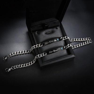 Bracelets de couple en alliage d'acier titane Bracelet roi reine Bracelet en alliage pendentif amoureux lettre Bracelet cadeau hommes et femmes bijoux