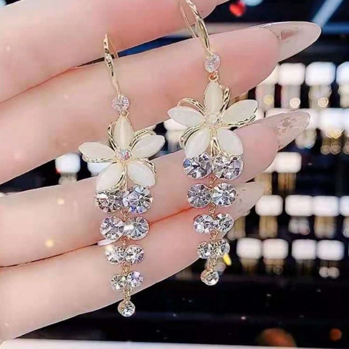 1 Pair of Lovely Floral Tassel Earrings for Ladies, Elegant Earrings Suitable for Daily Wear and Holiday Gift Giving золотой