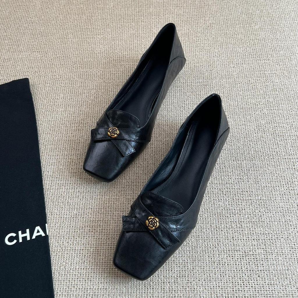 Vintage camellia loafers women's 2025 new square head flat Mary Jane small leather shoes commuter single shoes