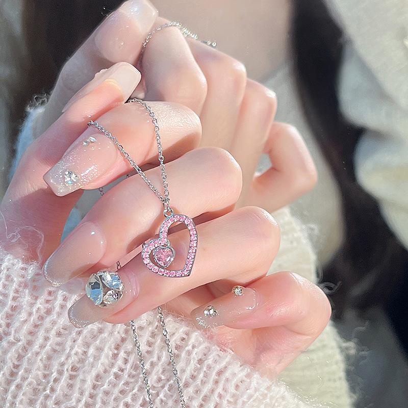 Colier Original Love cu Diamant Roz pentru Femei, de Nișă de Lux Ușor, Ins Zirconiu Flash, Inimă Golă, Lanț Claviculă din Oțel Inoxidabil