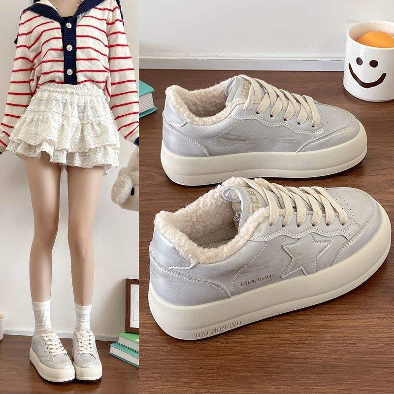 2025 Winter neue koreanische Version perlmuttartig poliertes Leder Schnürschuhe runde Zehenpartie Plateau lässige Board Schuhe Plüschschuhe Damen