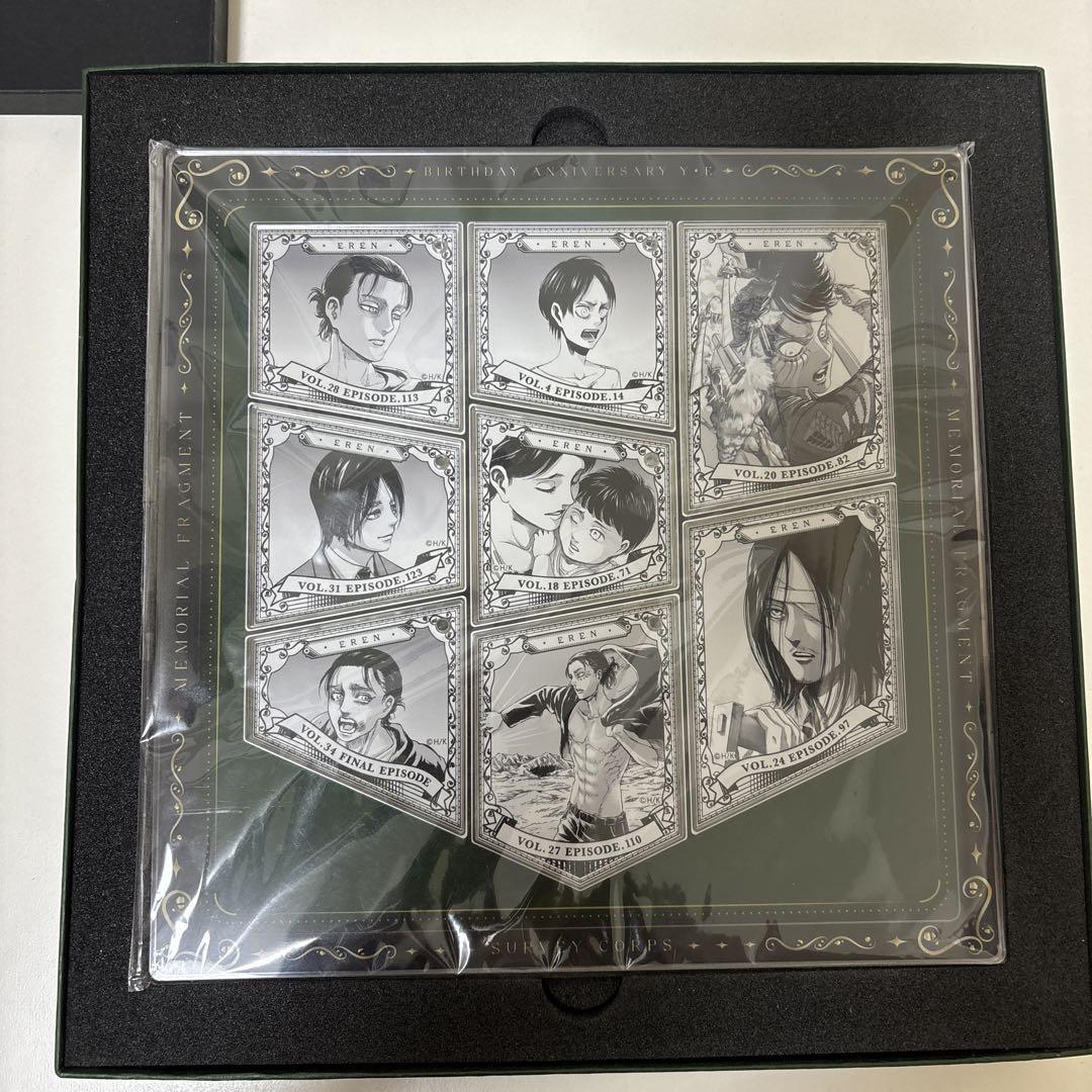 

[USED] Attack on Titan anique Eren trading acrylic keychain