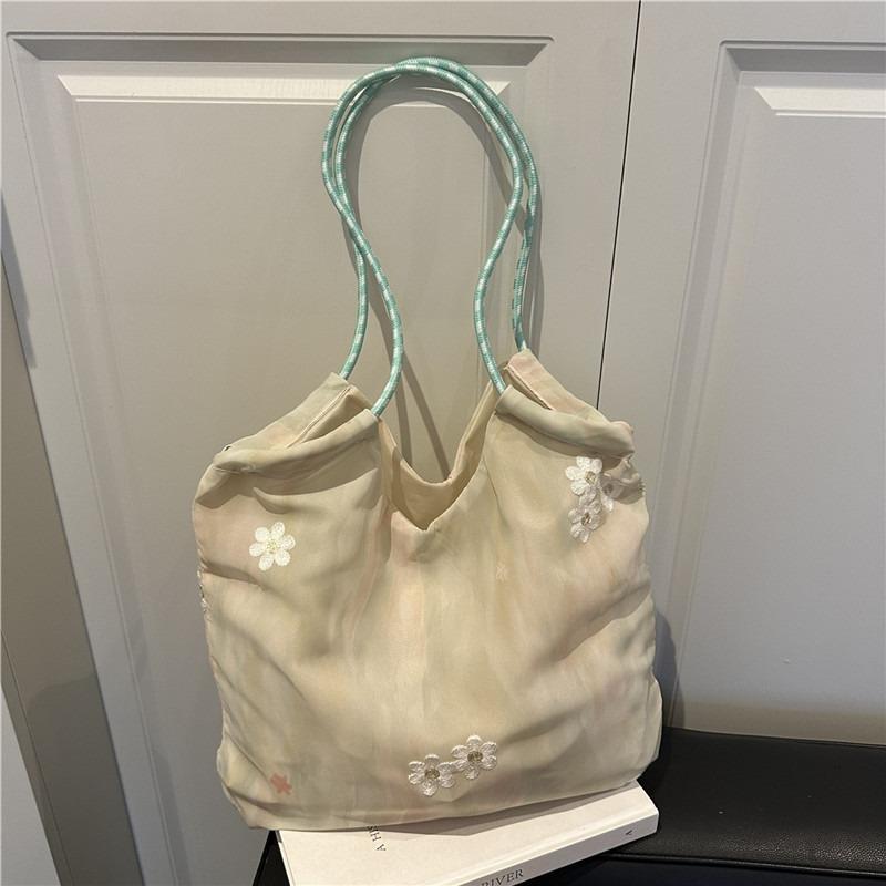New Fresh and Beautiful Design Sense, Popular In Summer, Versatile and Light Commuting Handbag, Shoulder Underarm Bag for Women