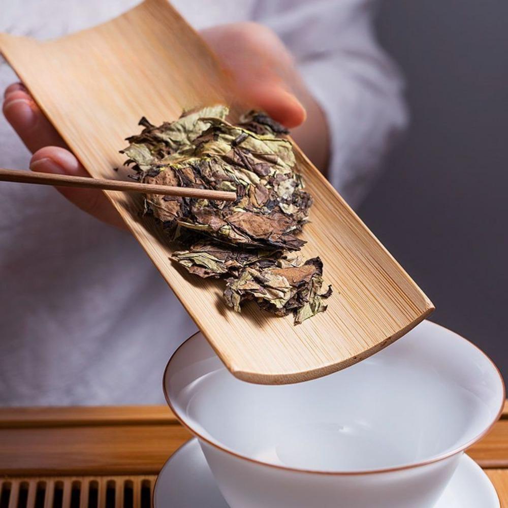 Yunnan Yiwu Aged Tree White Tea 2020 Spring New Arrival 330g/Cake More Steeping