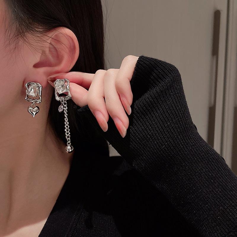 Silver Needle Niche Design Asymmetrical Tassel Chain Earrings, Sweet and Cool Spice Girl Geometric Earrings Personalized Earrings Women