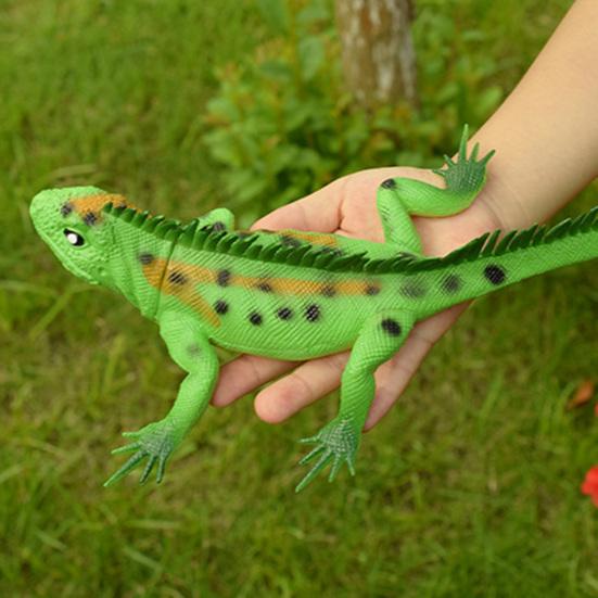 Lizard Model Toy Built-in Whistle Simulated Animal Tricky Vent Toy Solid Model Ornament PVC Reptile Figurine Lizard Squeeze Toy Party Favors