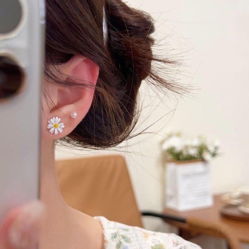 2026 Fresh Daisy Stud Earrings Set: Sweet, Gentle, and Fashionable Four-Piece for Women