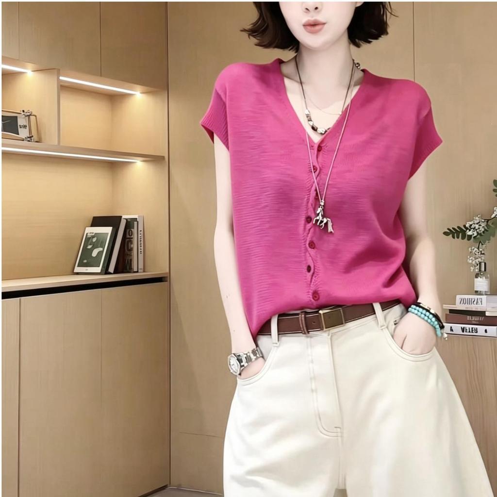2026 Summer Women's Simple Solid Color Knit Top - Short-Sleeved, Single-Breasted, Round Neck, Age-Reducing Design