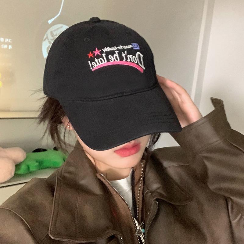 

American peaked cap women s 2024 new big head circumference letter baseball cap shows the face small Korean version versatile brown hat tide 3-7 years old recommended 49-52cm чорний