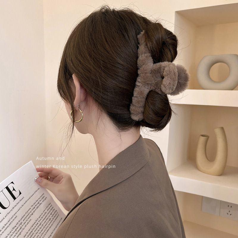 High-Grade Plush Winter Hairpin - Large Sand Shark Clip for Girls