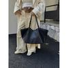 2026 New Tote Bag Large Capacity Commuter Bag Fashion Armpit Shoulder Bun Mother Bag Shopping Bag Leather Women's Bag