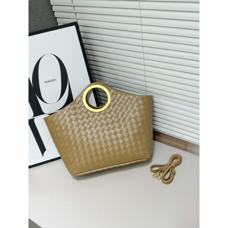 

Cowhide hand-woven hand-held women s bag, ring handle, shoulder shopping bag, large capacity vegetable basket tote bag. 43 * 12 * 32 (normal without words) хаки