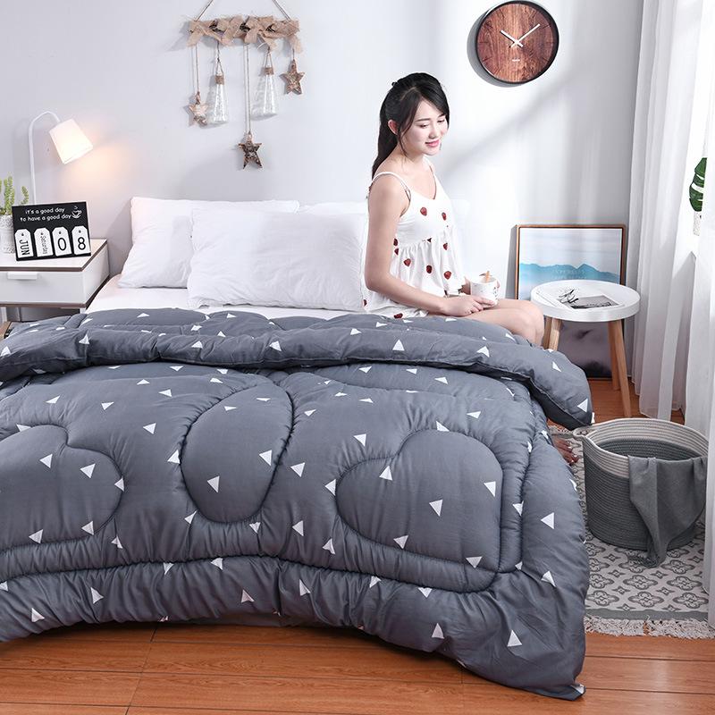 All-Season Machine Washable Cotton Quilt for Dorms: Perfect for Spring, Autumn, and Winter In Twin or Double Sizes