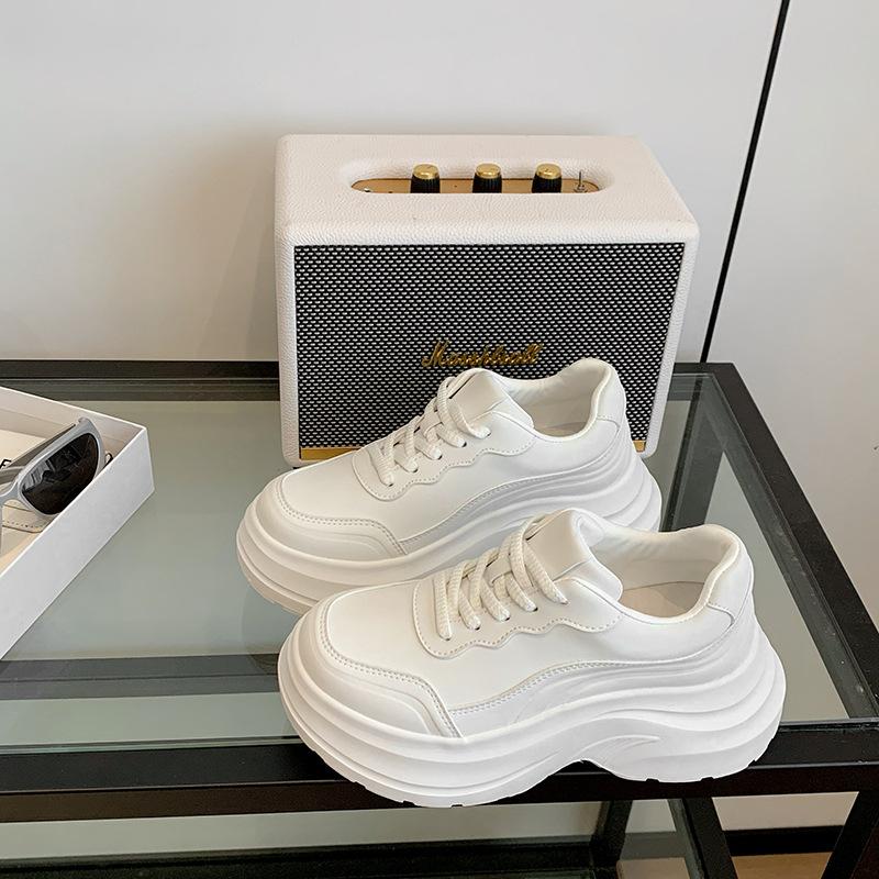 Muffin platform white shoes women's 2025 new autumn versatile small man increases 7CM white casual shoes women's