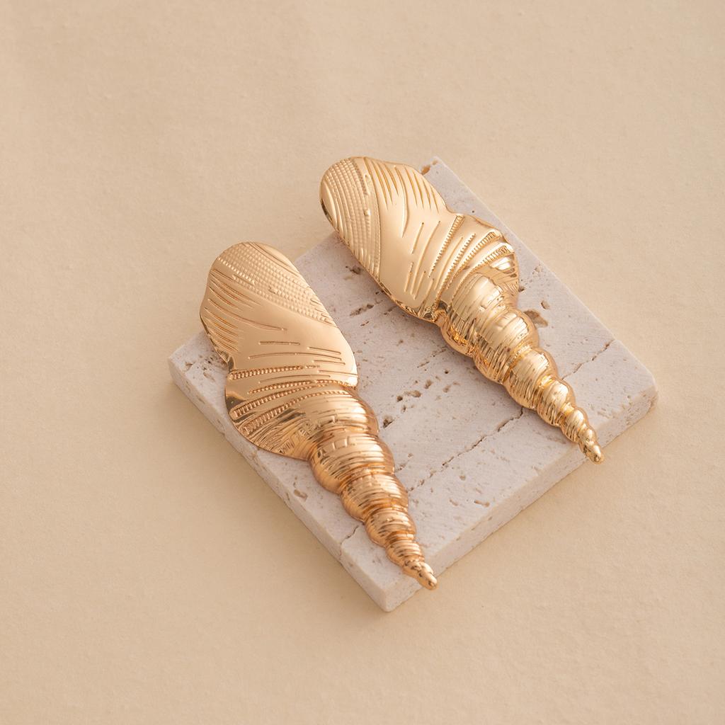 Ocean Vacation Style Personality Conch Stud Earrings Women'S Exaggerated Niche Earrings Temperament High-Grade Light Luxury Earrings