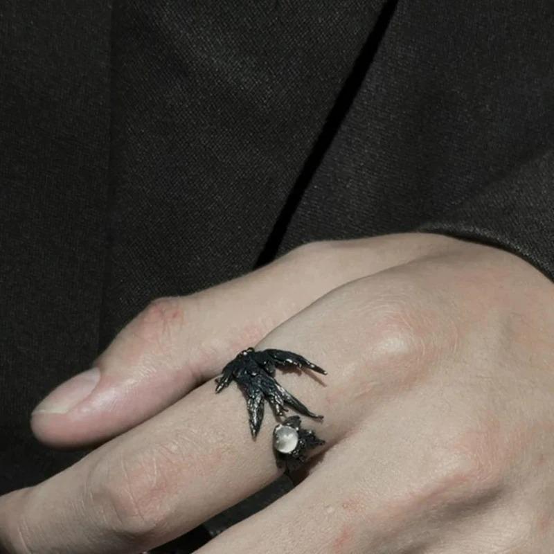 

Vintage Black & White Angel Wings Exquisite Style Inlaid Zircon Opening Adjustable Ring for Couples Anniversary Stylish Gifts