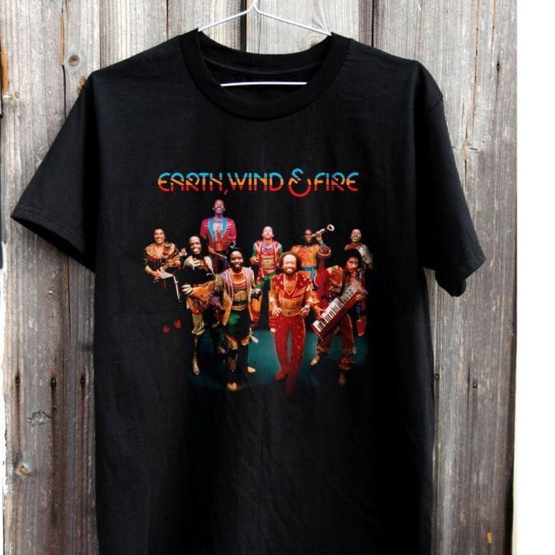 Earth Wind & Fire band members T-shirt M