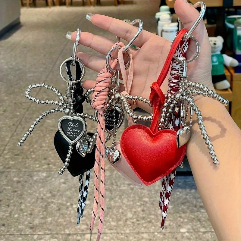 Portachiavi Trendy a Forma di Cuore in Pelle con Fiocco Portachiavi Delicato con Perline Portachiavi per Auto Decorazione Ciondolo per Borsa Regalo per Ragazze