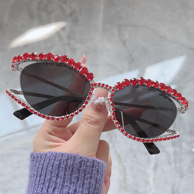 Fashion Luxury Crystal Shiny Sunglasses Women Sexy Cat Eye Rhinestone Party Elegant Sun Glasses Female Shades