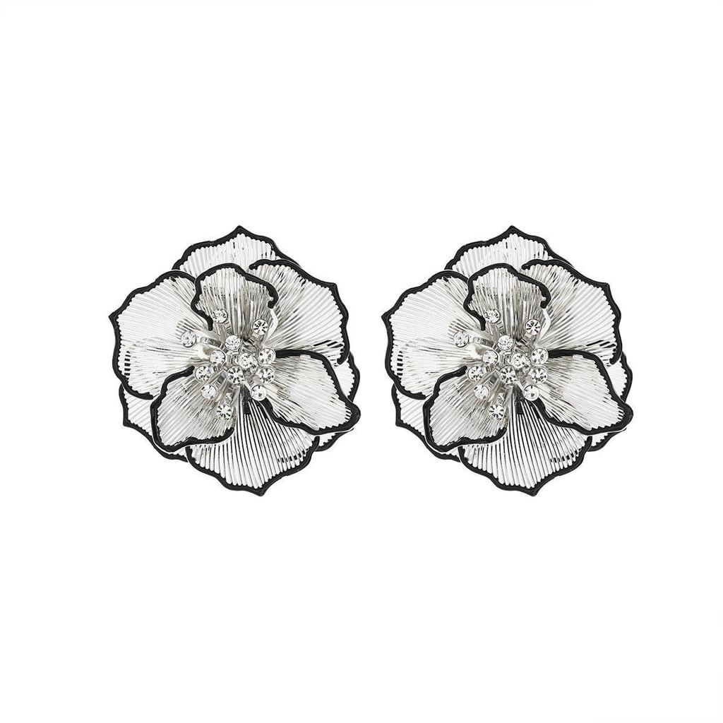 Grenzüberschreitendes Schmuckset mit Perlen und Kamelien für Damen: Halskette, Armband und Ohrringe im Retro-, trendigen und übertriebenen Stil