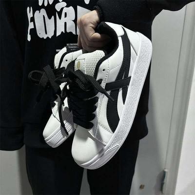 Hong Kong Style Original Retro Black Board Shoes for Women Ins Spring and Autumn New Versatile Sports and Leisure Bread Shoes for Women