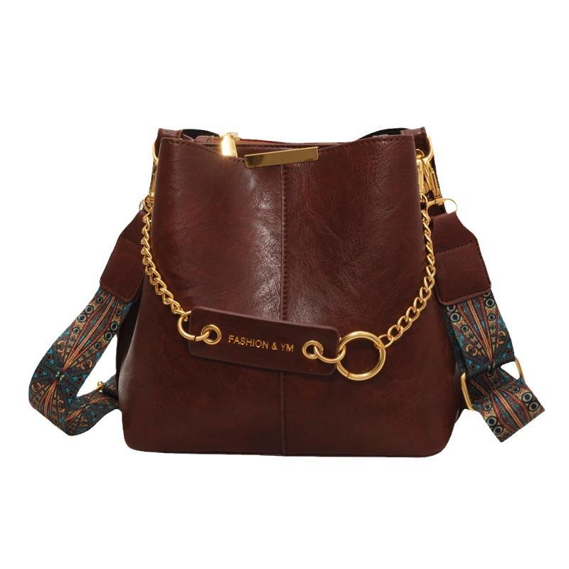 Large capacity bag women 2025 new trendy fashion shoulder messenger bag versatile portable bucket bag simple handbag