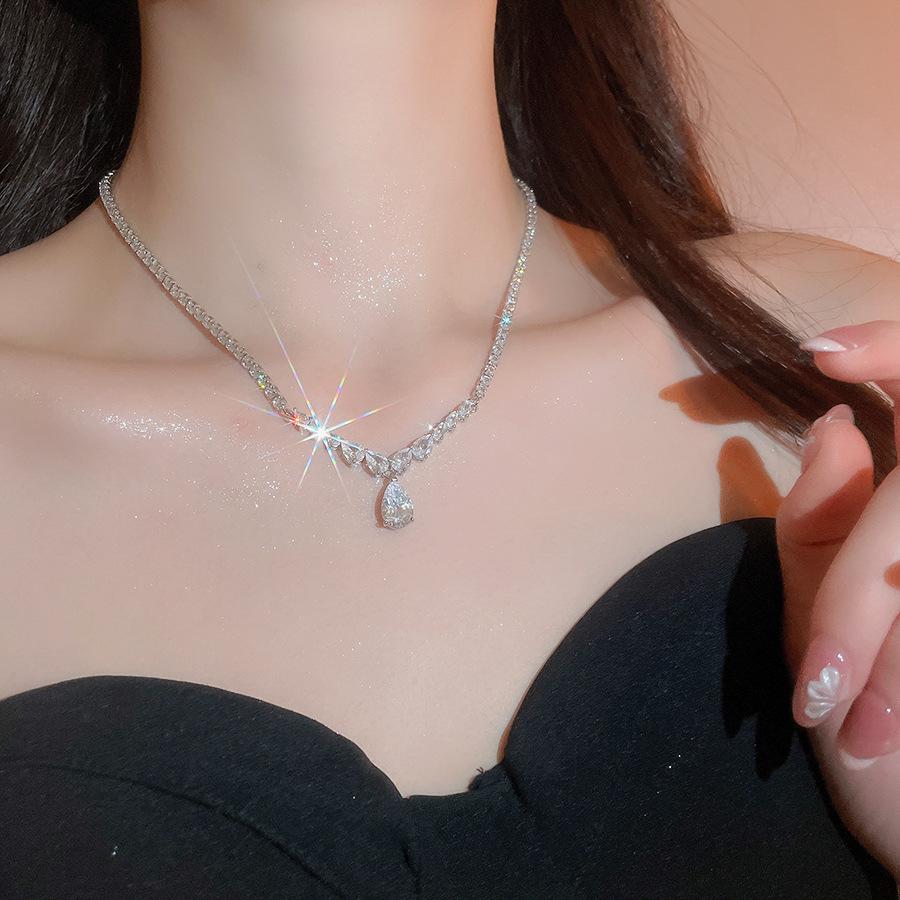 French Luxury Zircon Water Drop Pendant Necklace